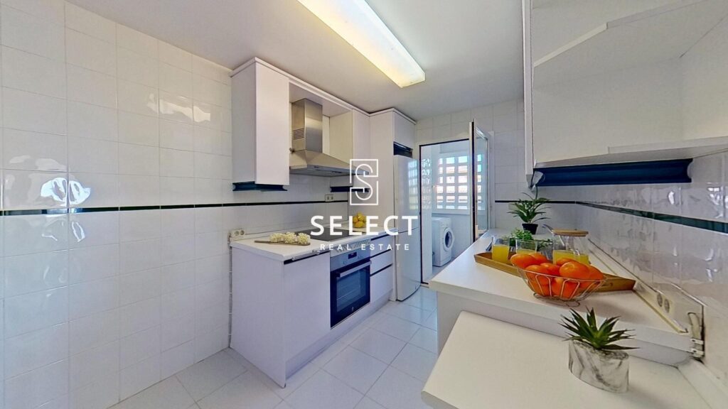 IS804 – Apartment – Marbella – Puerto Banus