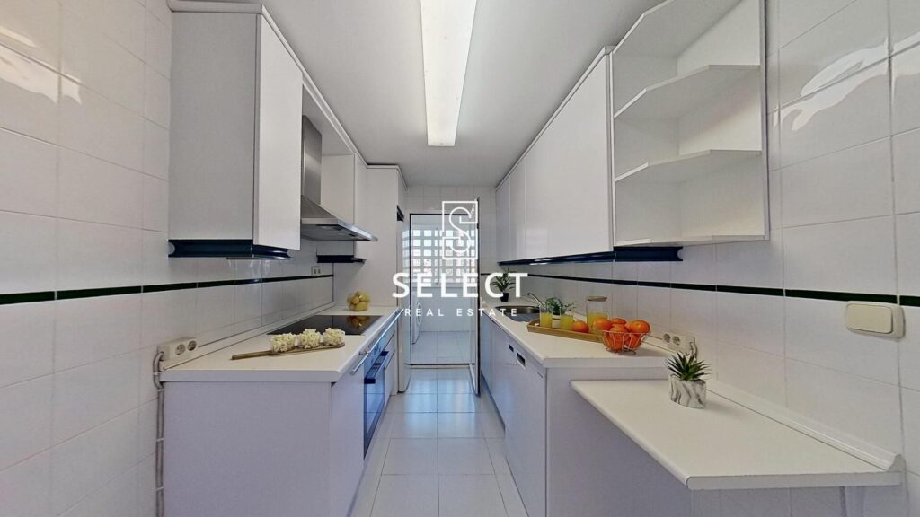 IS804 – Apartment – Marbella – Puerto Banus