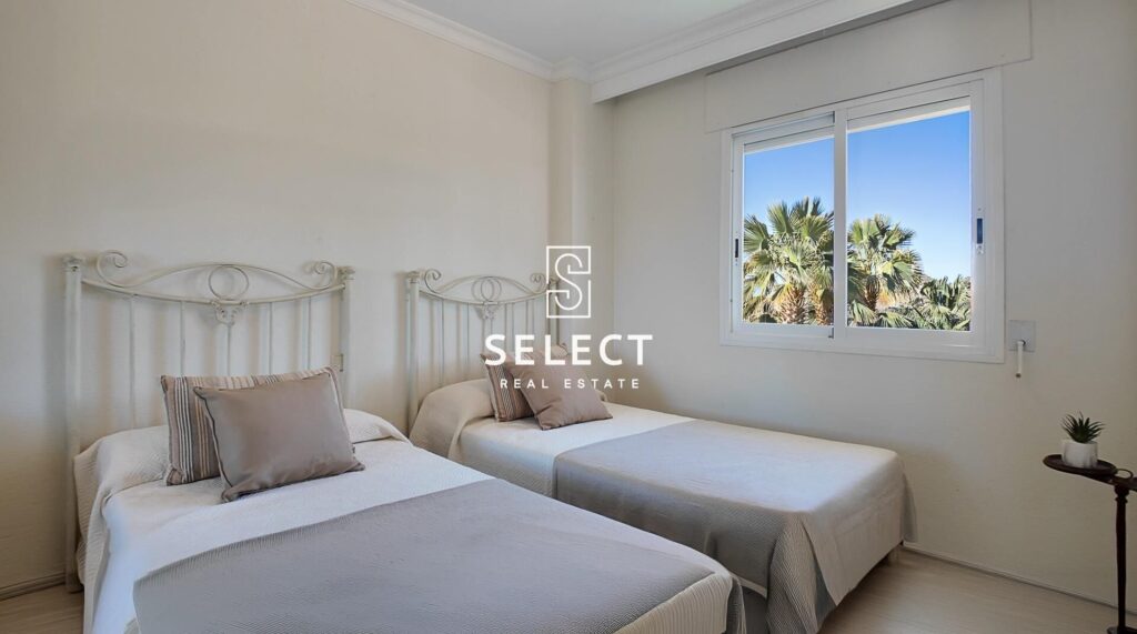 IS804 – Apartment – Marbella – Puerto Banus