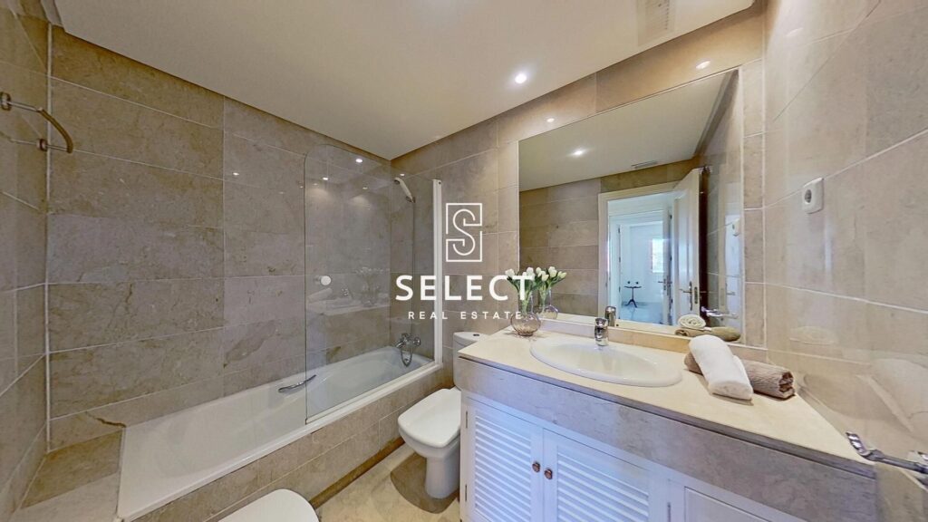 IS804 – Apartment – Marbella – Puerto Banus