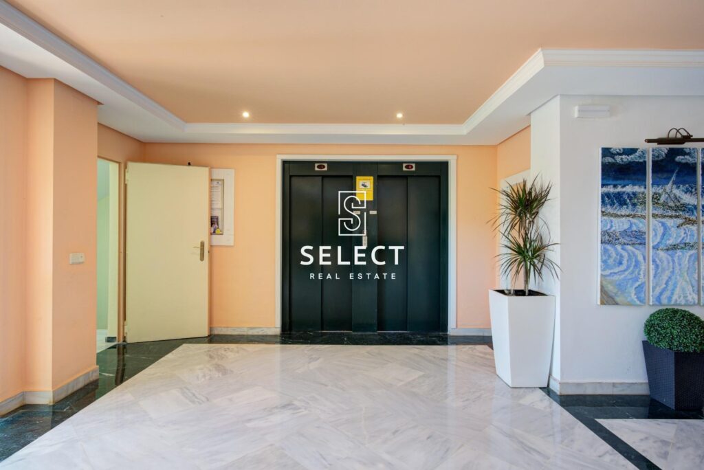 IS804 – Apartment – Marbella – Puerto Banus