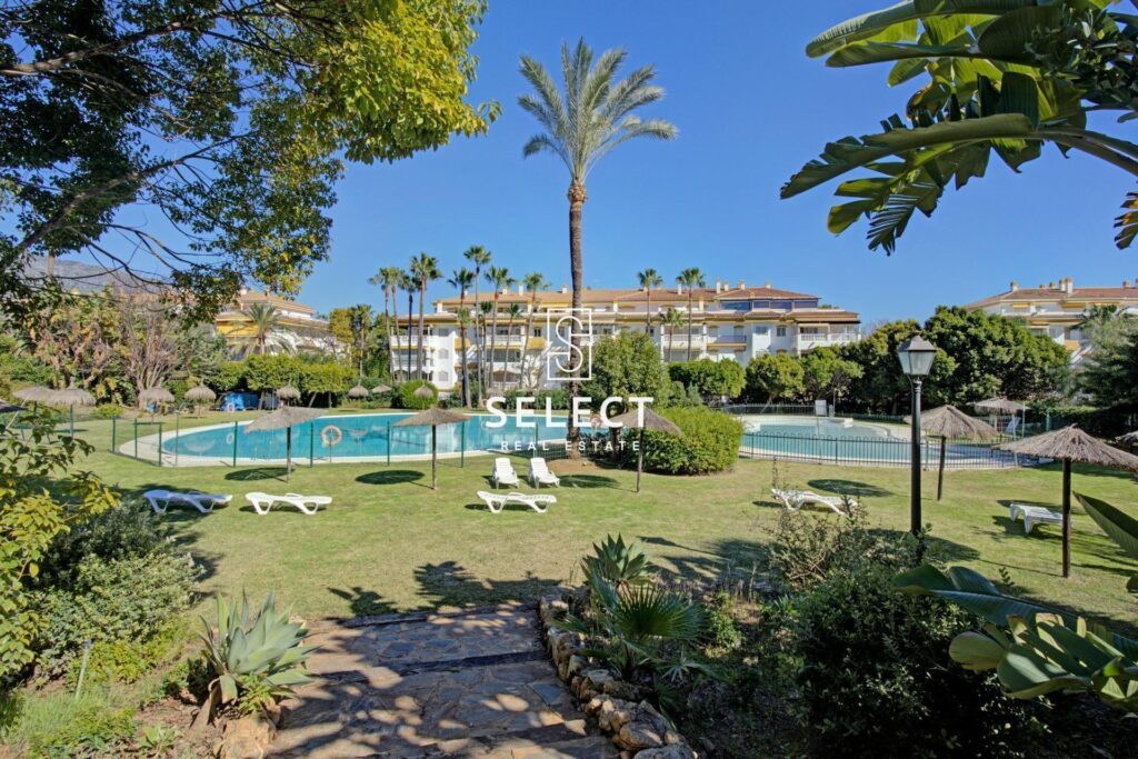 IS804 – Apartment – Marbella – Puerto Banus