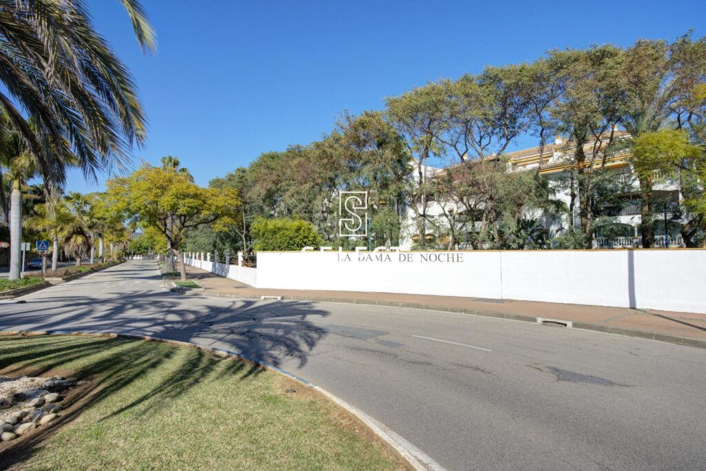 IS804 – Apartment – Marbella – Puerto Banus