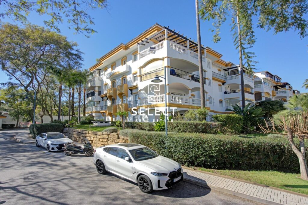 IS804 – Apartment – Marbella – Puerto Banus