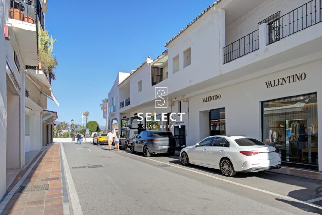 IS804 – Apartment – Marbella – Puerto Banus
