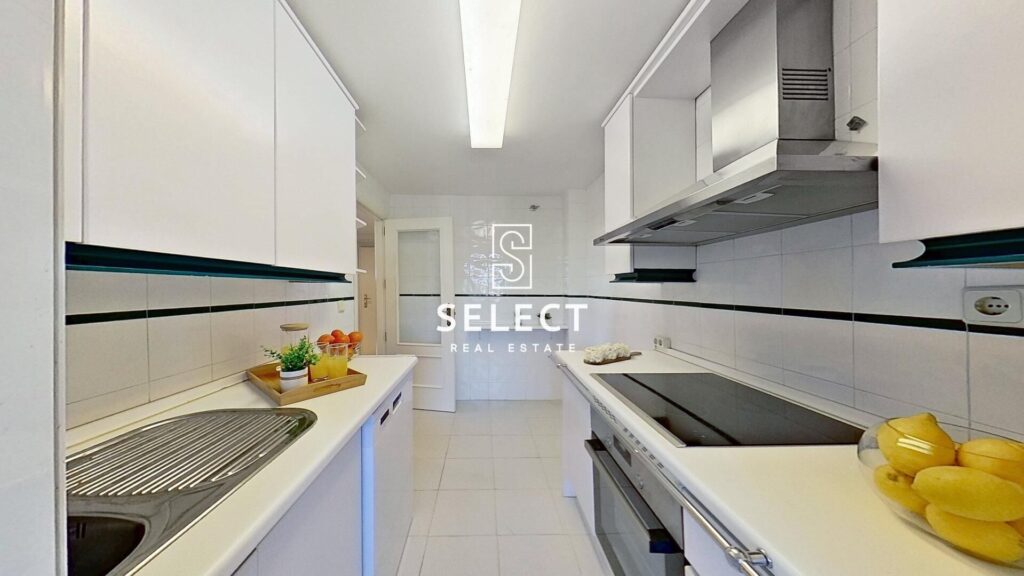 IS804 – Apartment – Marbella – Puerto Banus